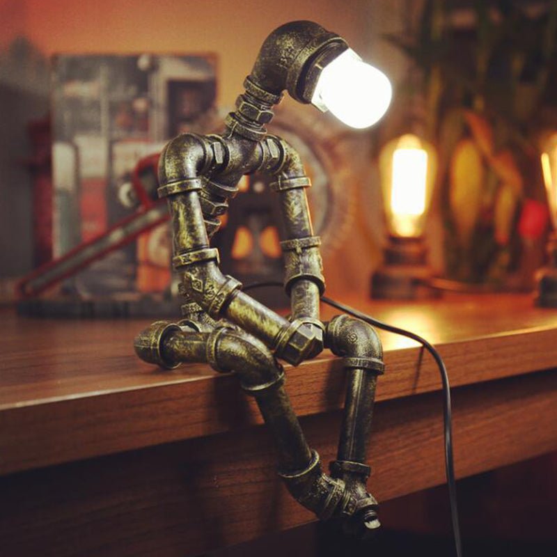 RustyRobo™ Industrial Night Lamp Vintage | Table Lamp | LED | Metal | Sleek Table Accent