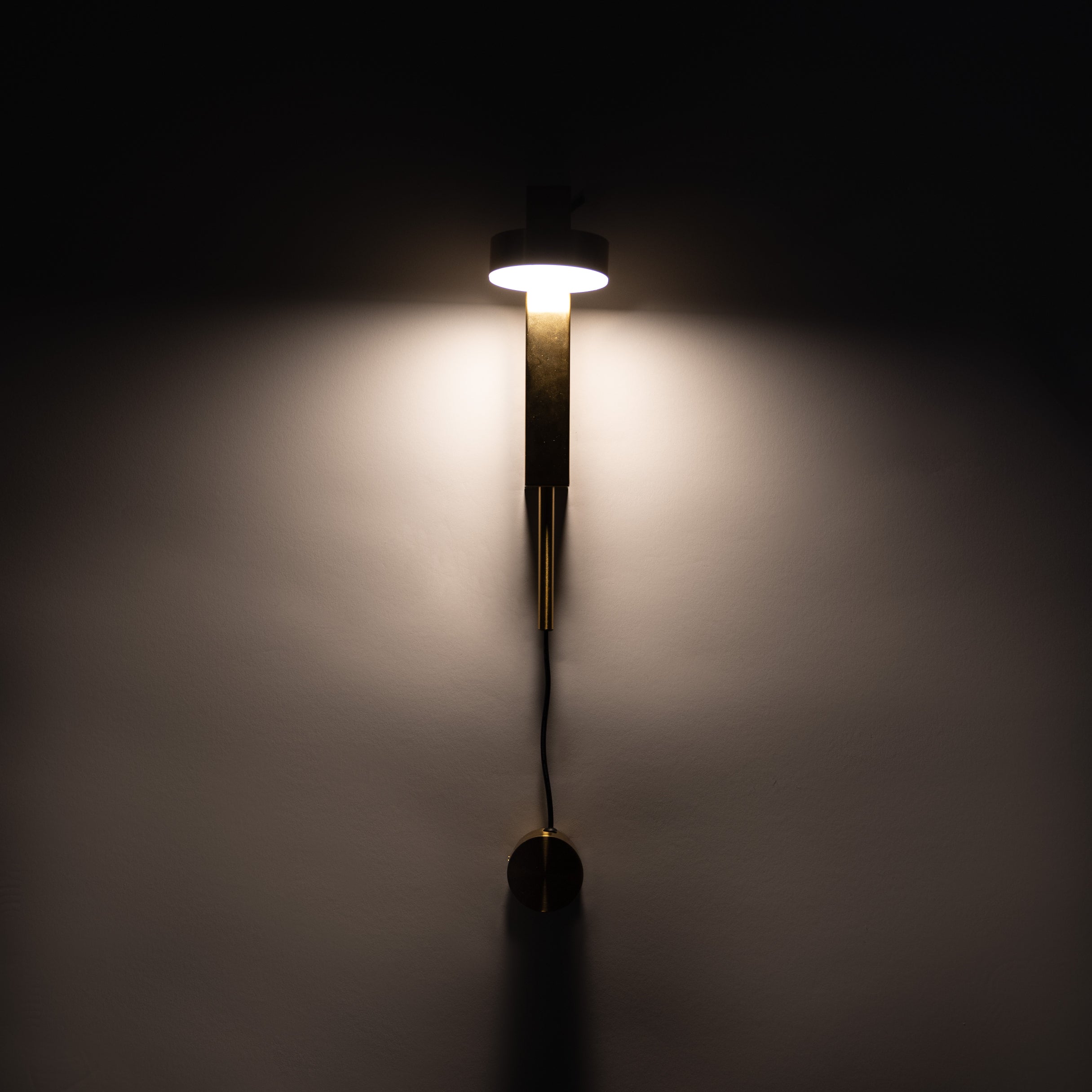 Celine Wall Sconce | Wall Lamp | Led | Aluminum | 20W | 100-240V | Elegant Wall Illumination