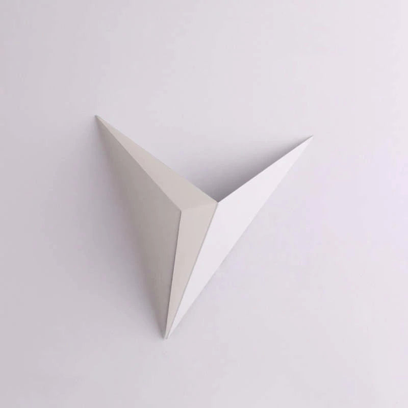 Modern Minimalist Triangular Wall Lamp | Wall Lamp | Led | metal | 110V - 240V | Elegant Wall Illumination