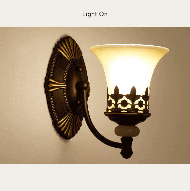 VintageGlow Classic wall lamp | Wall Lamp | glass/metal | 40W | Elegant Wall Illumination
