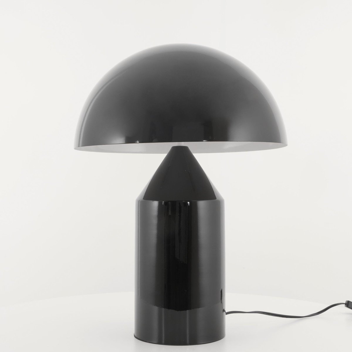 LumiForma Table Lamp Iconic Metal | Table Lamp | LED | metal | Sleek Table Accent