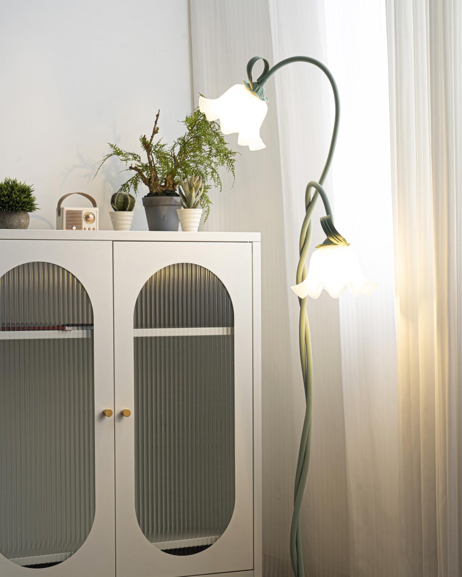 Calla Flowers floor lamp | Floor Lamp | LED | acrylic/metal | Stylish Floor Lighting