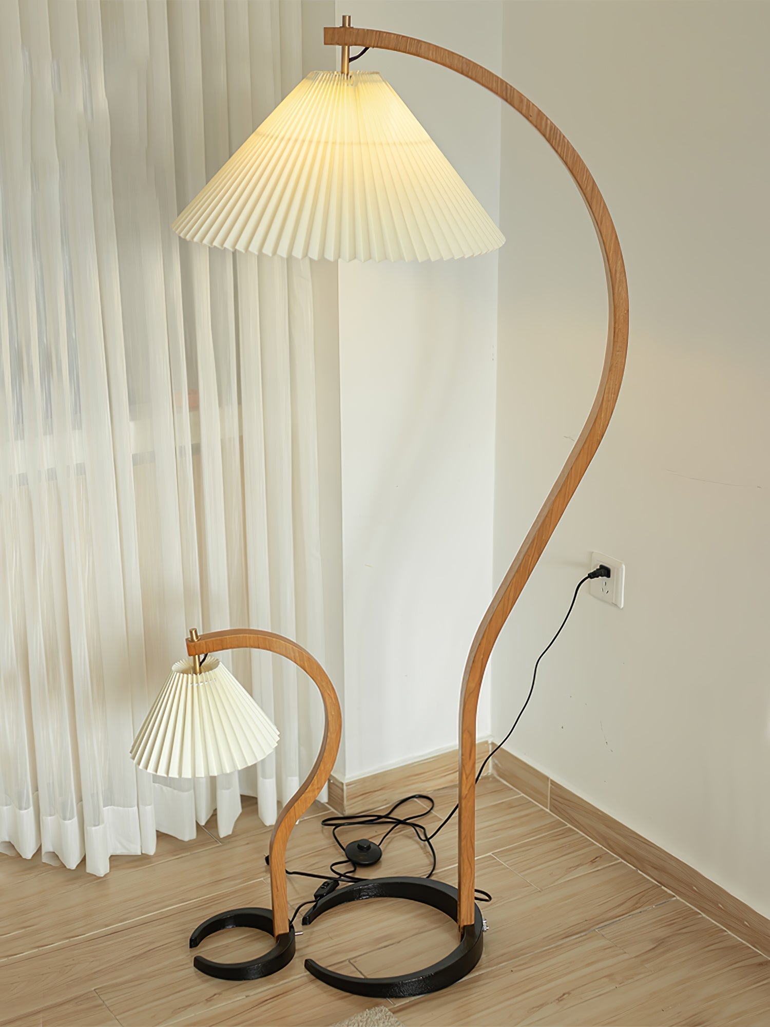 Caprani floor lamp | Floor Lamp | LED | linen/metal/wood | 240v | Stylish Floor Lighting