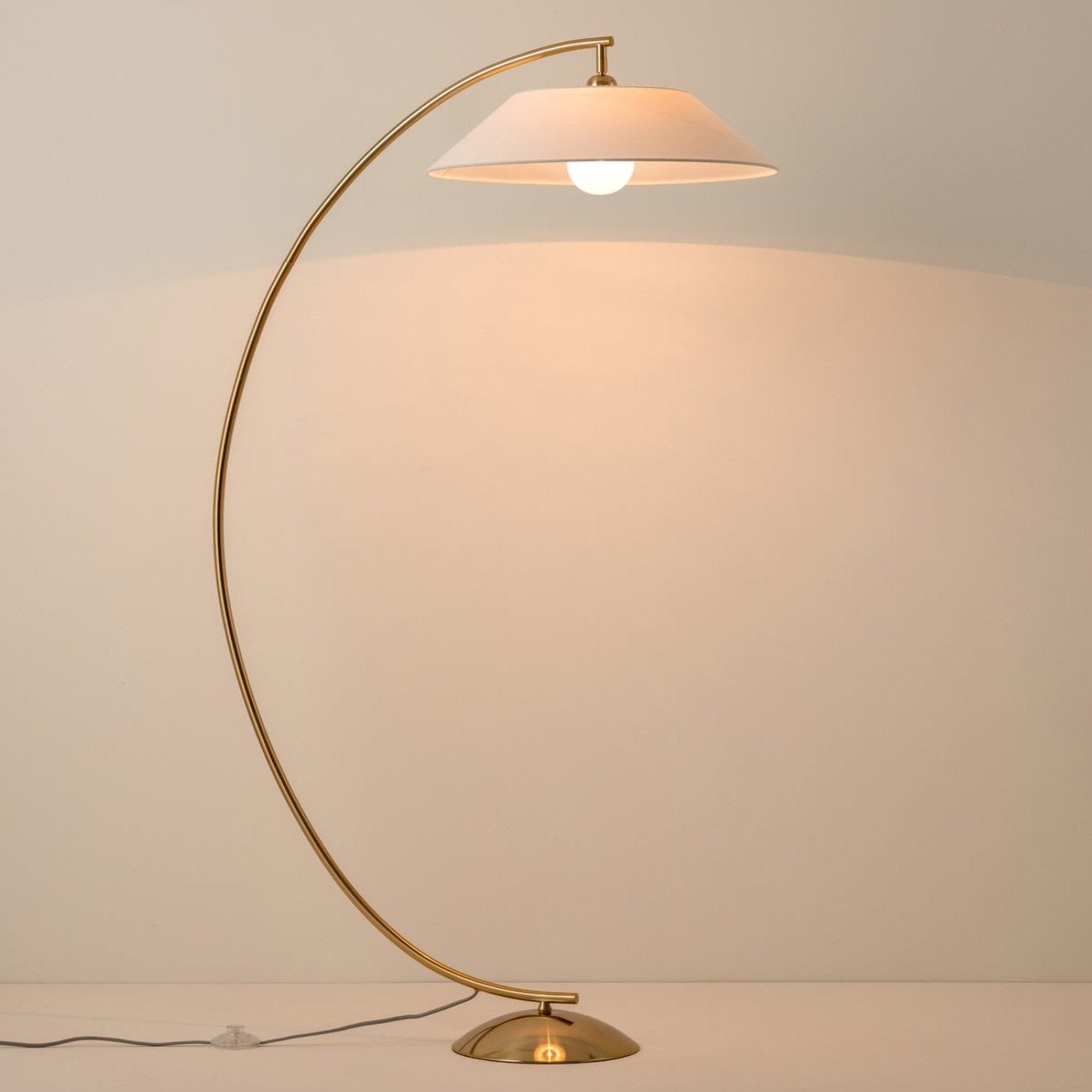 Circo Floor Lamp | Floor Lamp | LED | metal | 40 w | 240v | Stylish Floor Lighting