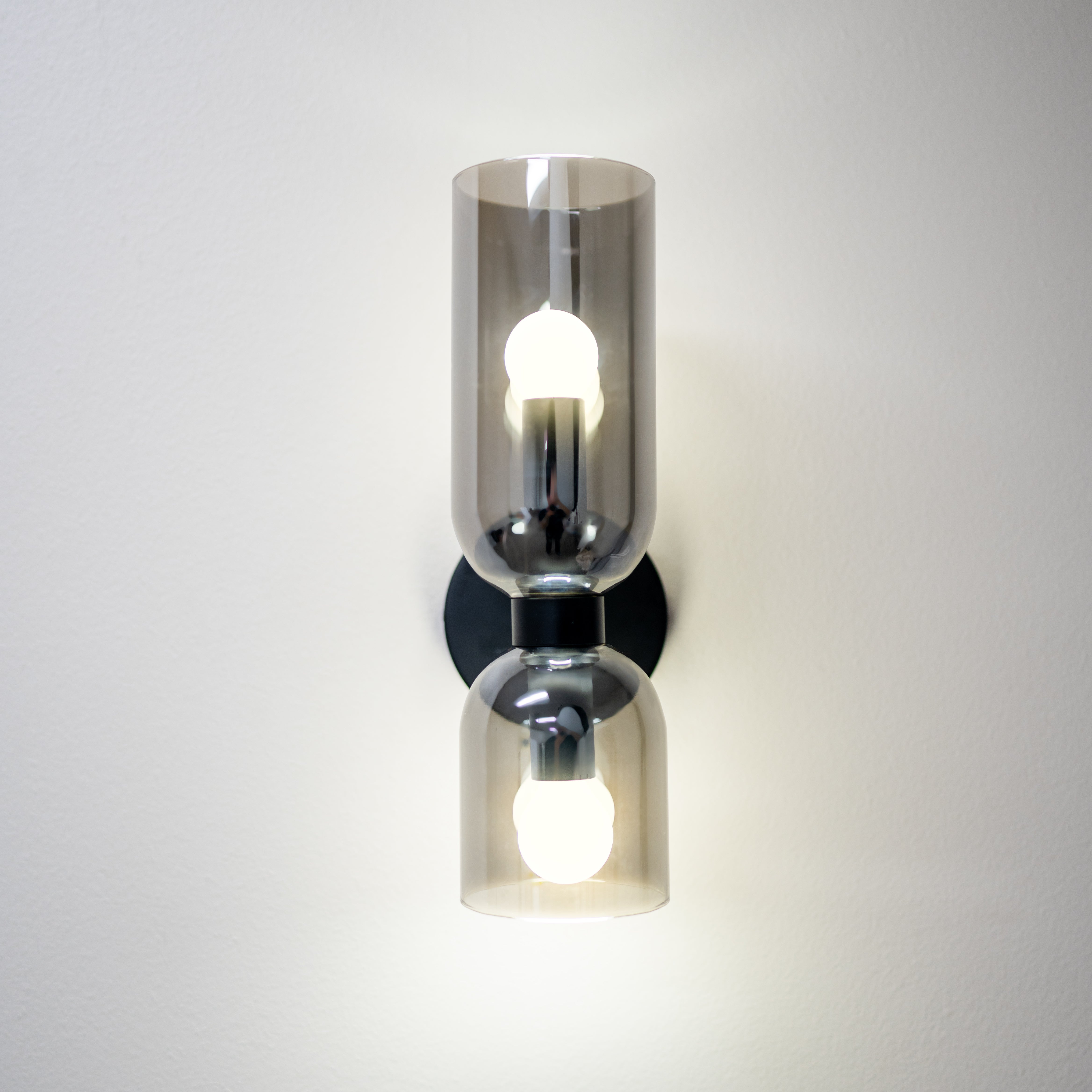 Magic Milan Wall Lamp | Wall Lamp | glass/metal | 100V - 240V | Elegant Wall Illumination