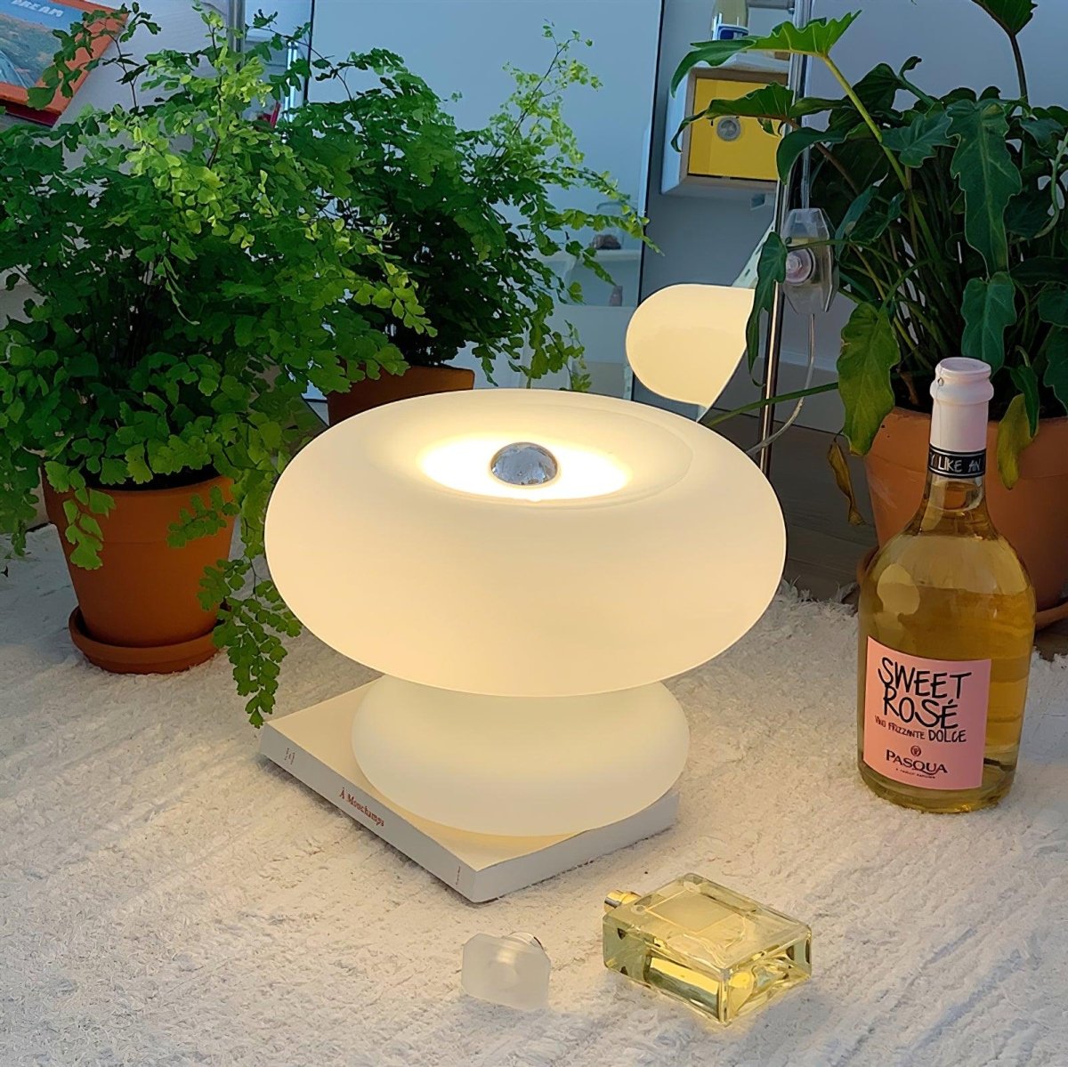 Glowsore Donut Table Lamp Modern | Table Lamp | LED | plastic/metal | Sleek Table Accent