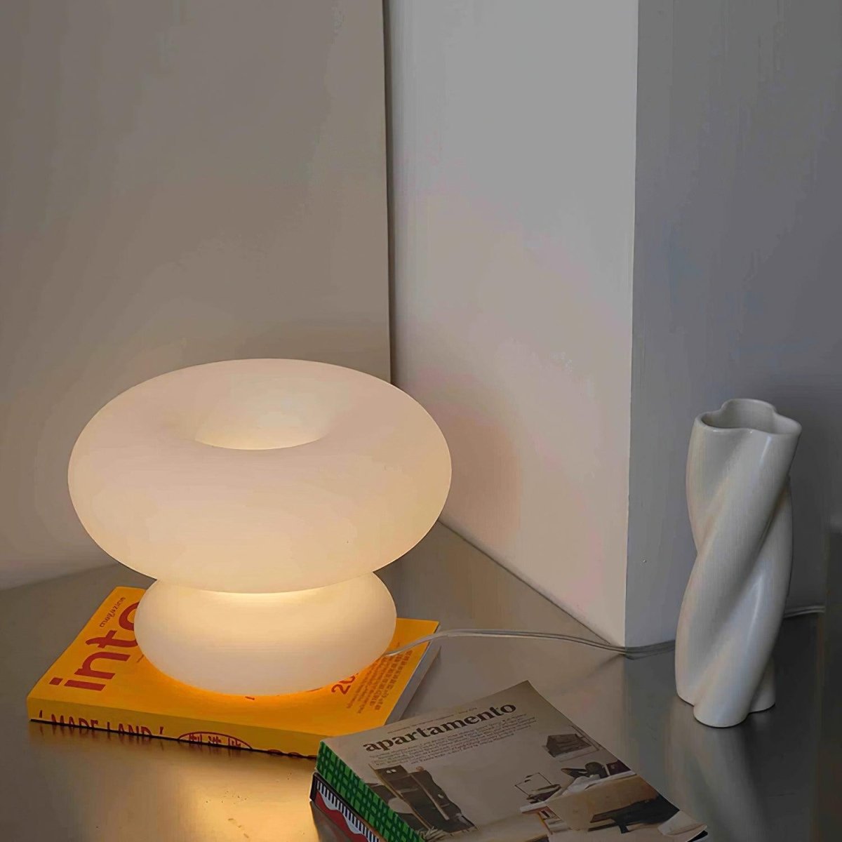Glowsore Donut Table Lamp Modern | Table Lamp | LED | plastic/metal | Sleek Table Accent