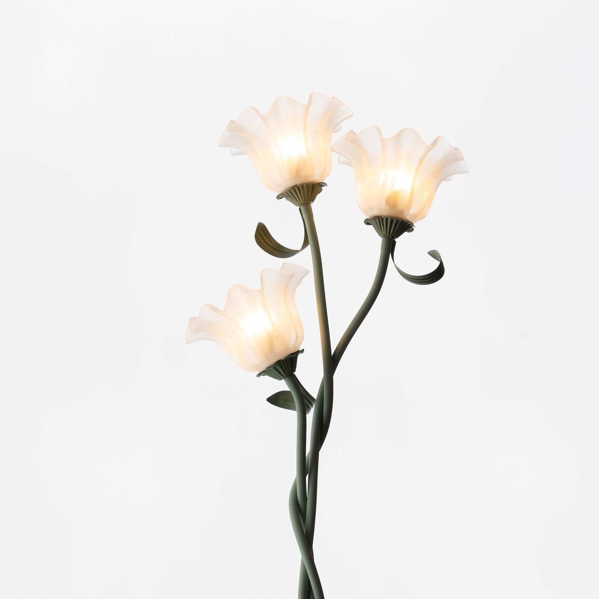 Calla Flowers floor lamp | Floor Lamp | LED | acrylic/metal | Stylish Floor Lighting