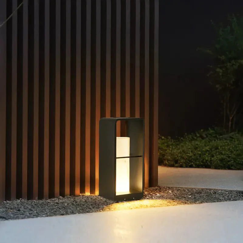 Garden Lantern Solar Outdoor Lantern | Lighting | LED | metal/plastic | 20v | Premium Lighting Solution