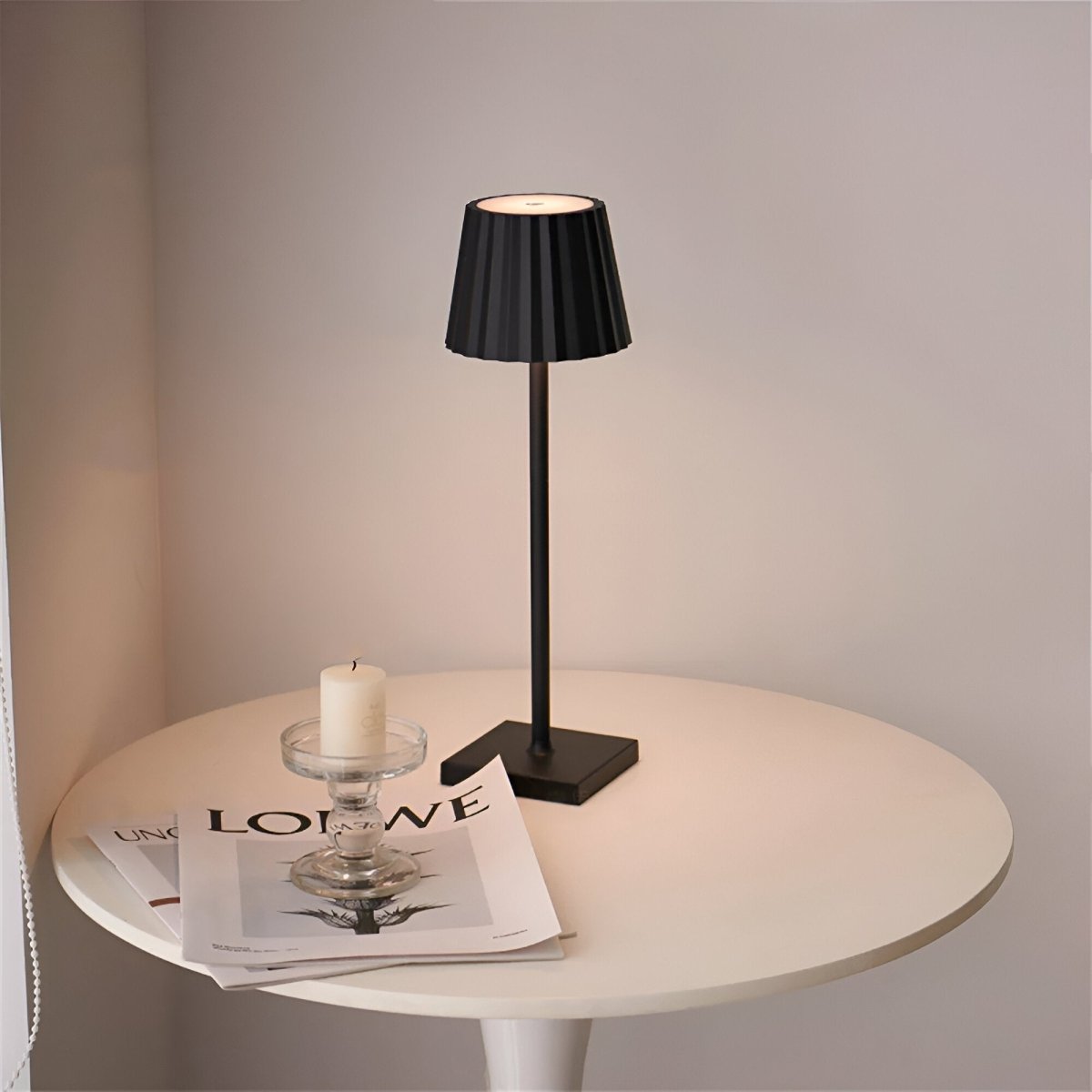 Wireless Mood Lamp Elegant Table | Table Lamp | LED | plastic/Aluminum | Sleek Table Accent