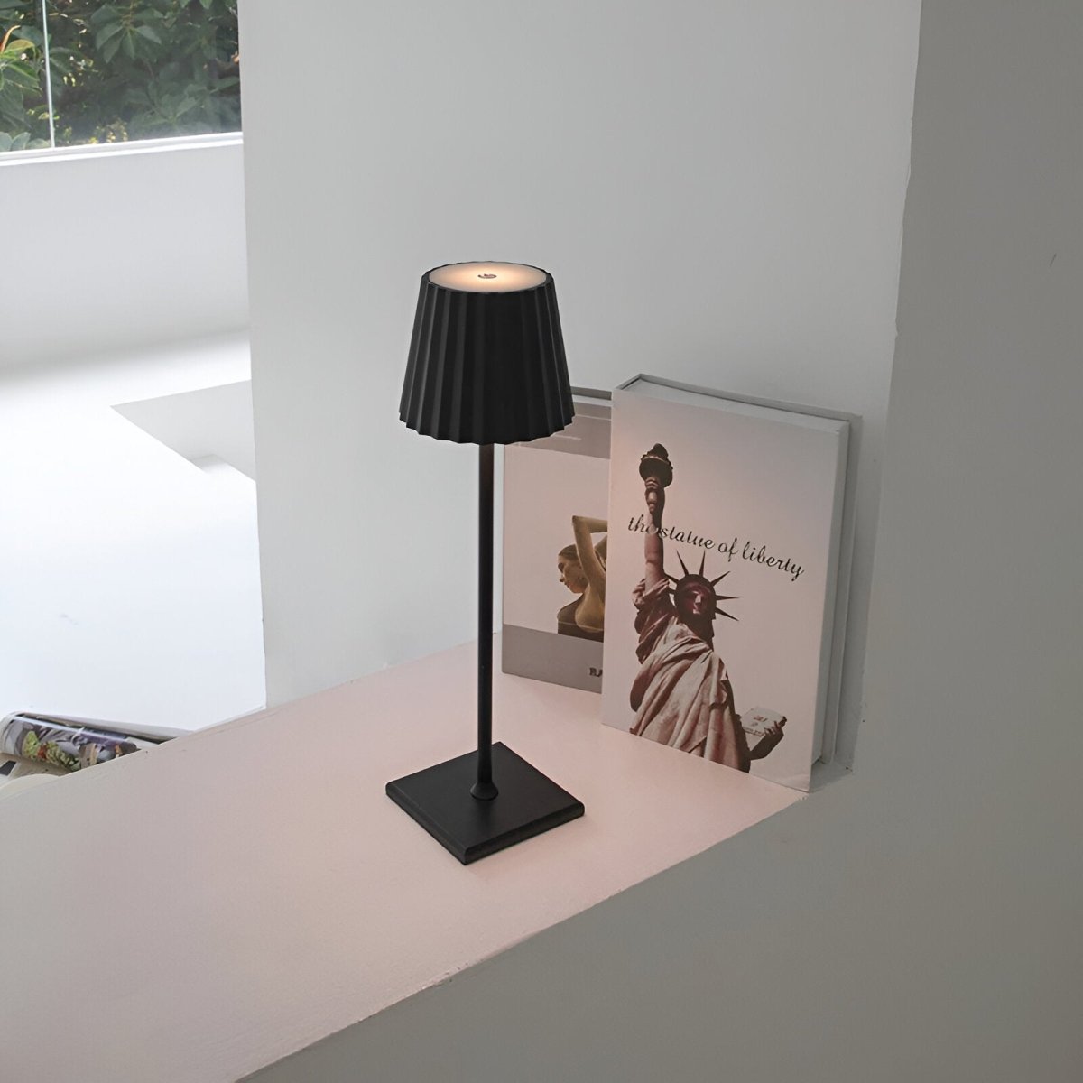 Wireless Mood Lamp Elegant Table | Table Lamp | LED | plastic/Aluminum | Sleek Table Accent