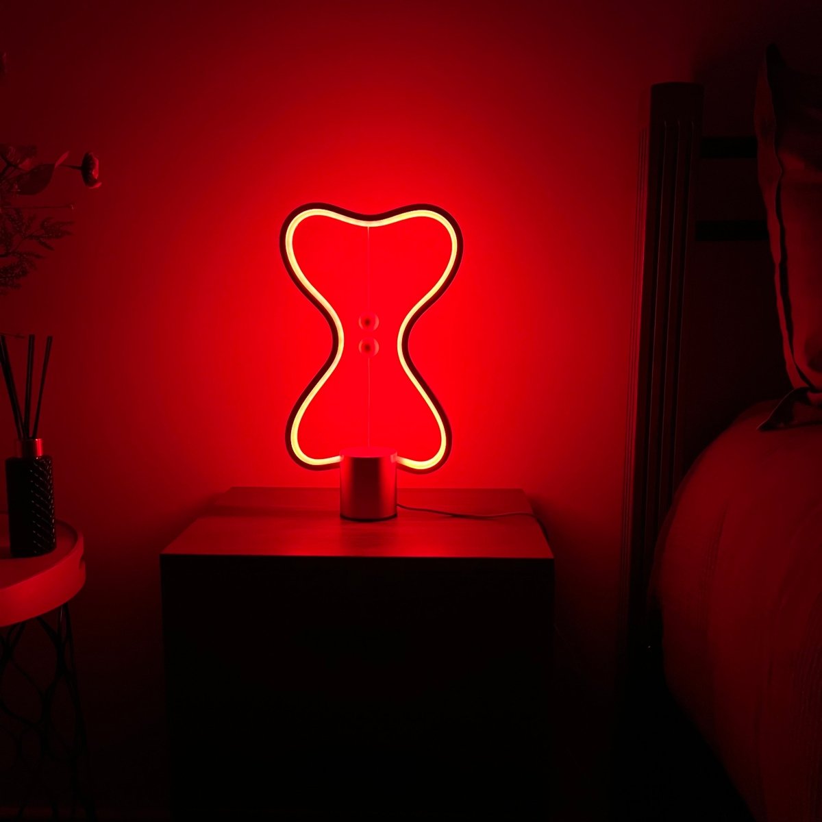 LumiMagnet Balance Lamp Innovative Table | Table Lamp | aluminum | 5V | Sleek Table Accent