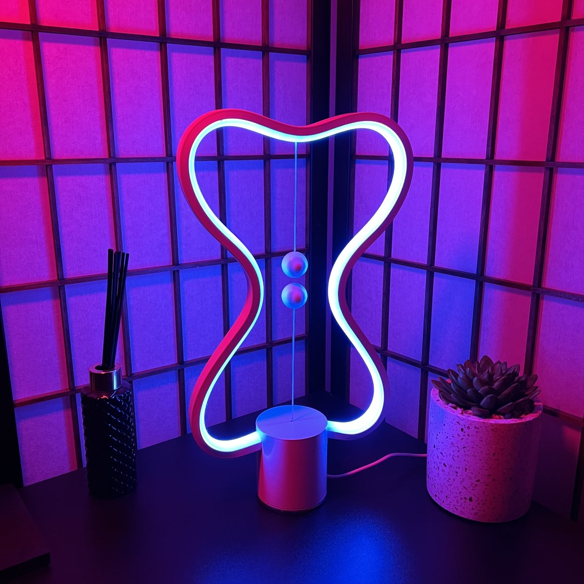 LumiMagnet Balance Lamp Innovative Table | Table Lamp | aluminum | 5V | Sleek Table Accent