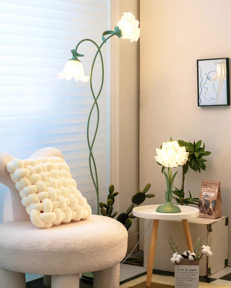 Lily floral floor lamp | Floor Lamp | acrylic/metal | 240v | Stylish Floor Lighting