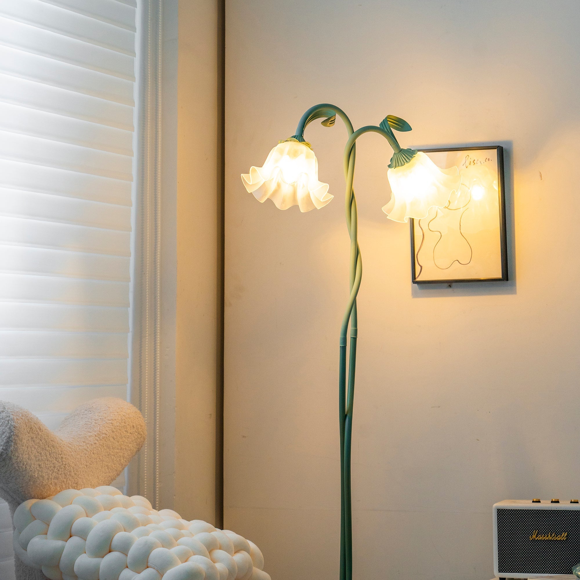 Lily floral floor lamp | Floor Lamp | acrylic/metal | 240v | Stylish Floor Lighting
