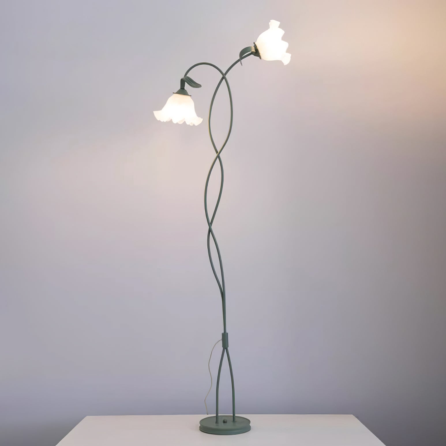 Lily floral floor lamp | Floor Lamp | acrylic/metal | 240v | Stylish Floor Lighting