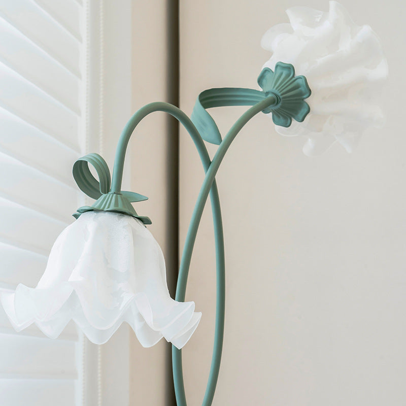Lily floral floor lamp | Floor Lamp | acrylic/metal | 240v | Stylish Floor Lighting