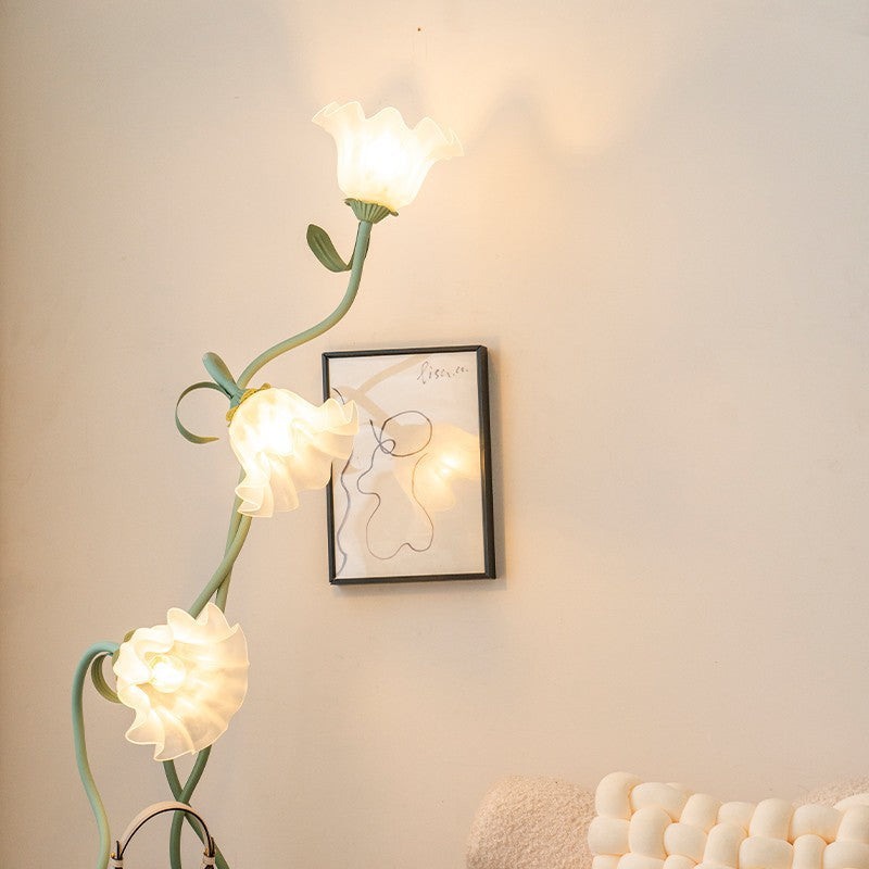 Lily floral floor lamp | Floor Lamp | acrylic/metal | 240v | Stylish Floor Lighting