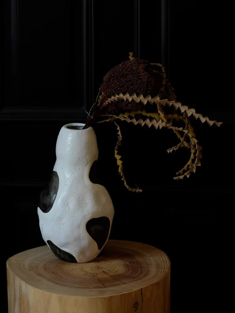 Vase Modatici | Decorative Item | Elegant Home Decor