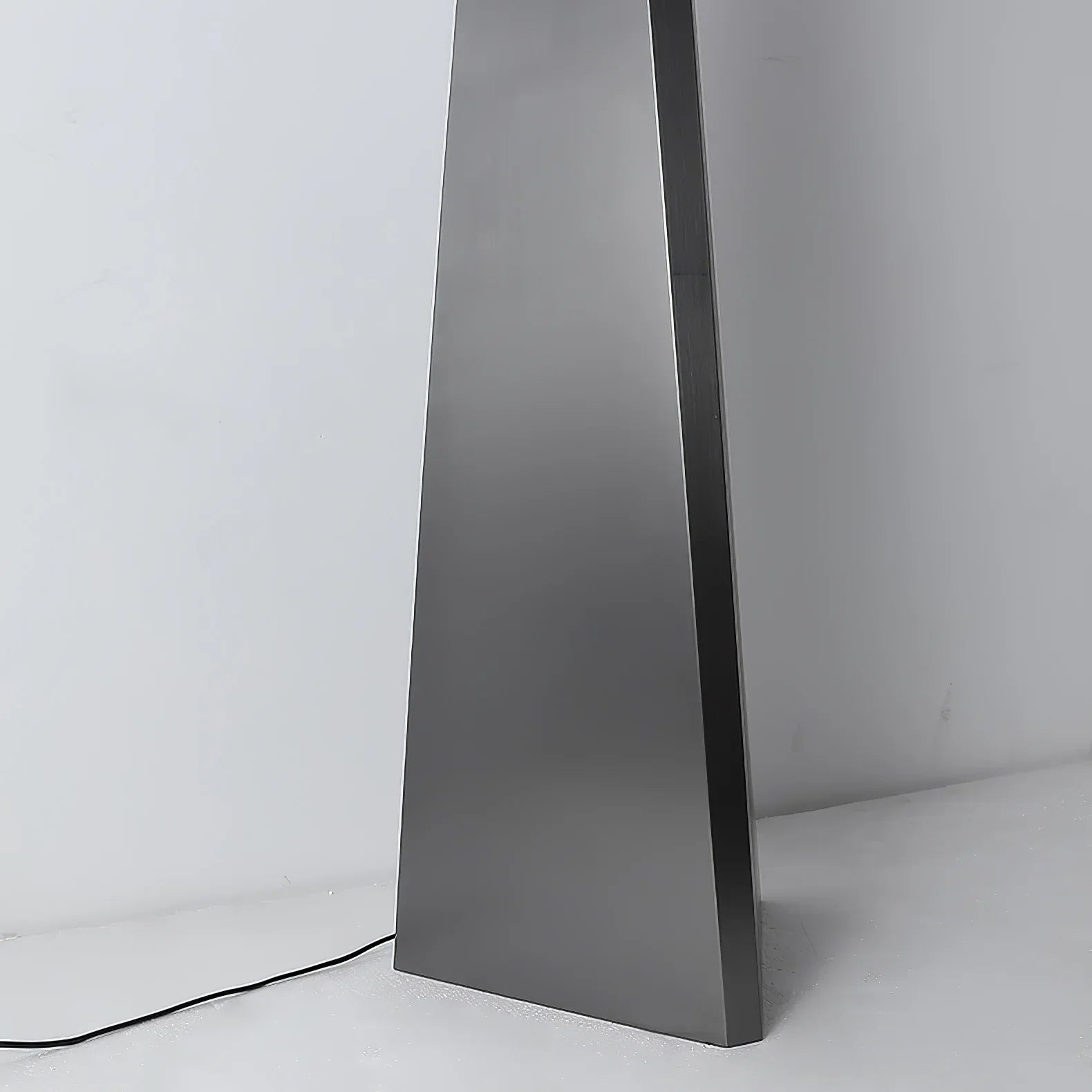 Triangular tower floor lamp | Floor Lamp | glass/metal | 240 v | Stylish Floor Lighting