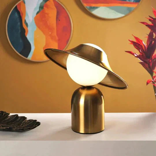 LuxaGlam Golden Table Lamp Stylish | Table Lamp | metal | Sleek Table Accent