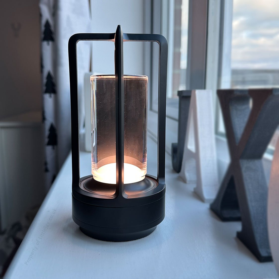 Lantrix Vintage Lantern Lamp Wireless | Table Lamp | LED | glass/Metal/Aluminum | Sleek Table Accent