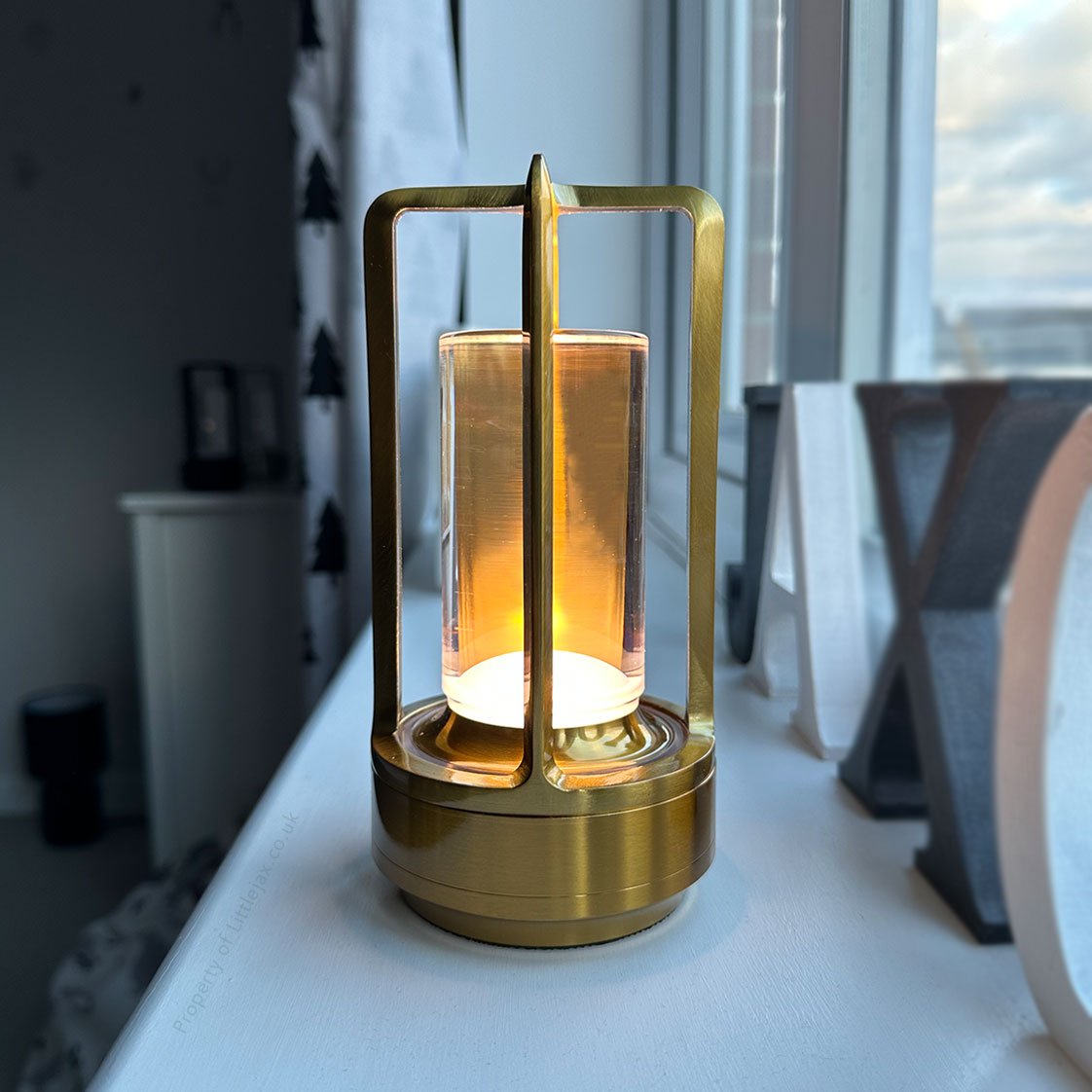 Lantrix Vintage Lantern Lamp Wireless | Table Lamp | LED | glass/Metal/Aluminum | Sleek Table Accent