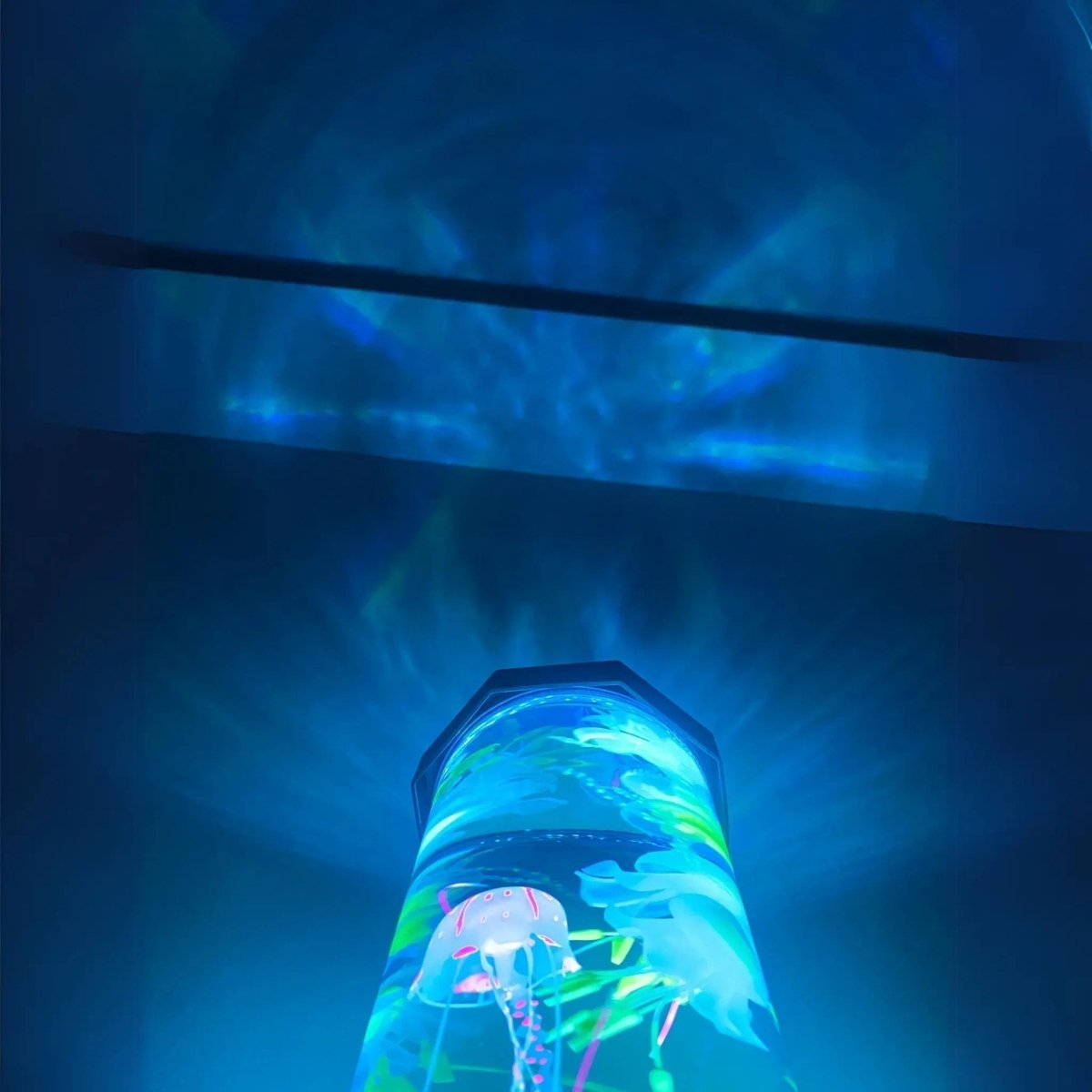 Aquarium Table Lamp Soothing Mood | Table Lamp | LED | Sleek Table Accent