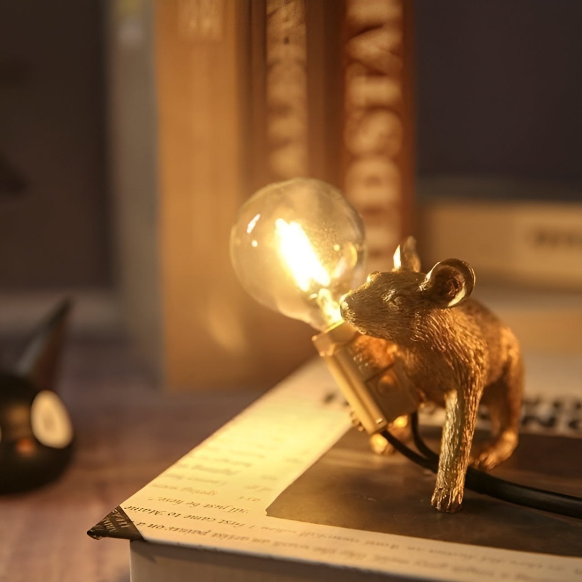 Mouse Table Lamp Unique | Table Lamp | LED | resin | 90V-260V | Sleek Table Accent