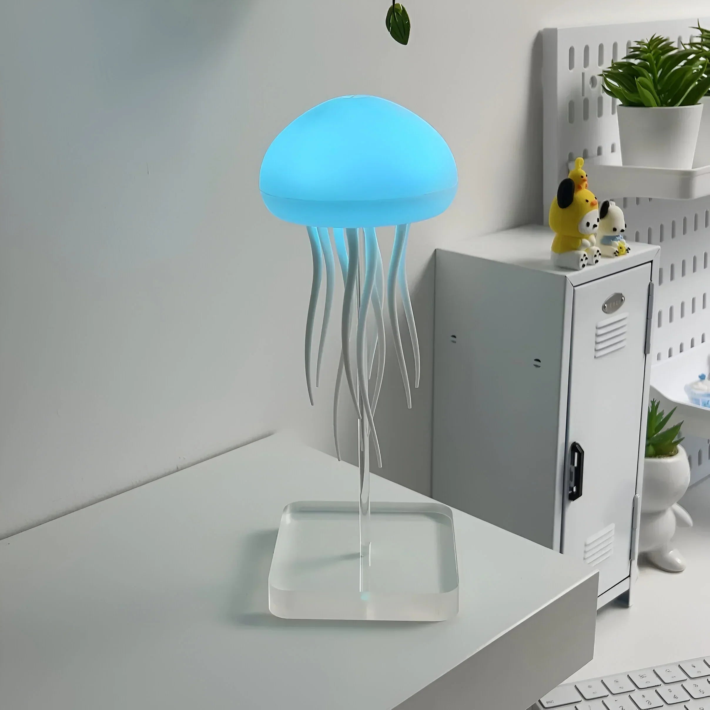 JellyVynx Lamp Magical Dancing Jellyfish | Table Lamp | LED | Resin/Plastic | Sleek Table Accent