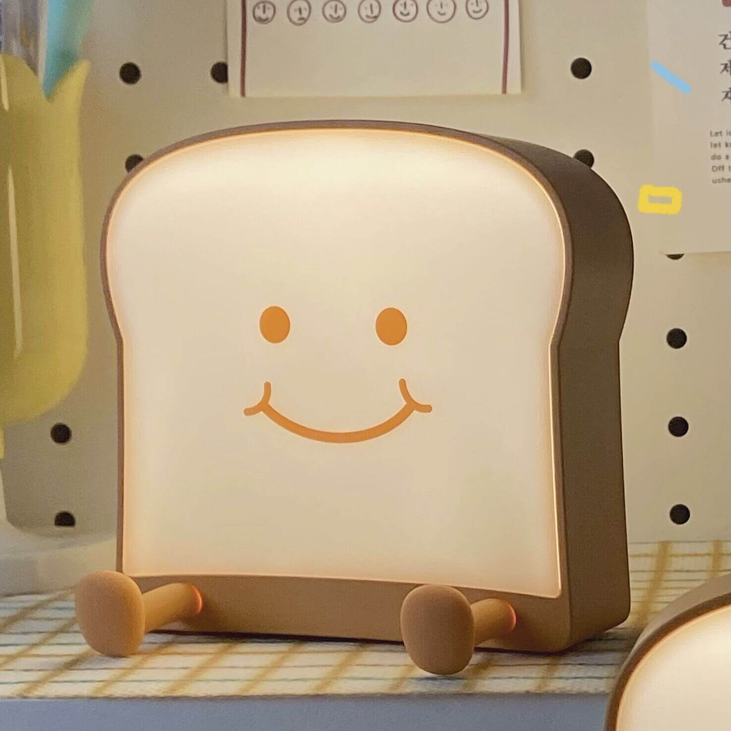 BrioToast Cute Toast Night Light, | Lighting | LED | 4000K | Silicone | Premium Lighting Solution
