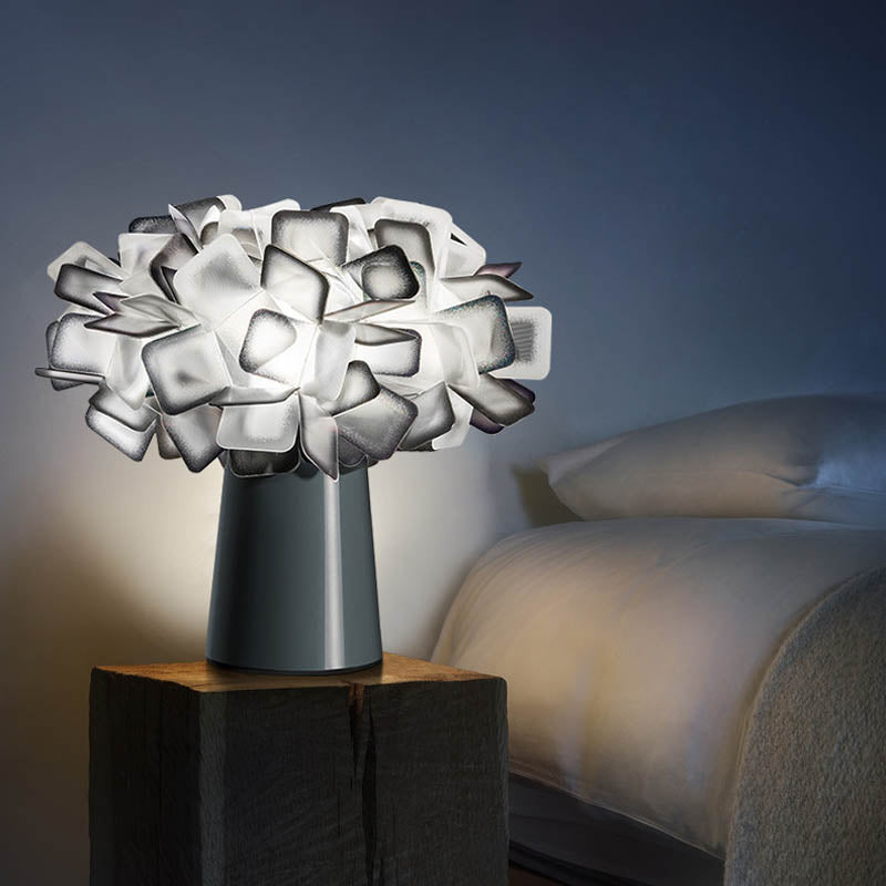 Florivis Artistic Flower Table Lamp | Table Lamp | LED | metal/PVC | 220-240V/110-120V | Sleek Table Accent