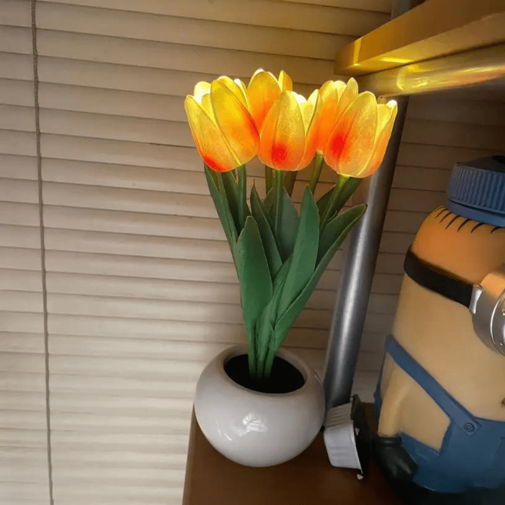 GlowTulip Table Lamp Atmospheric Flower-shaped | Table Lamp | LED | Resin/ceramic | Sleek Table Accent