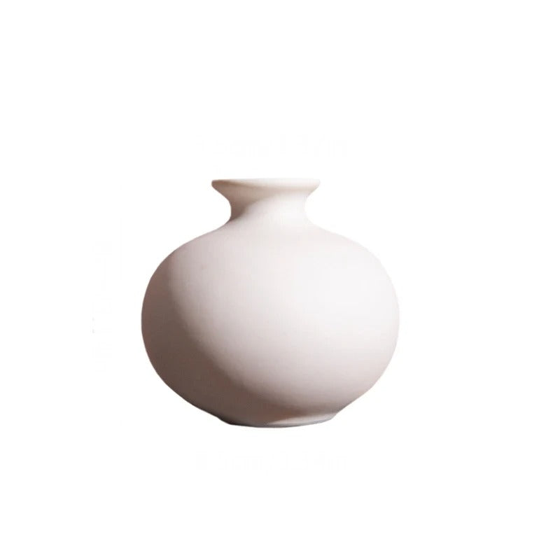 Rounded Ceramic Vase Compact and Chic | Vase | ceramic | Elegant Home Decor