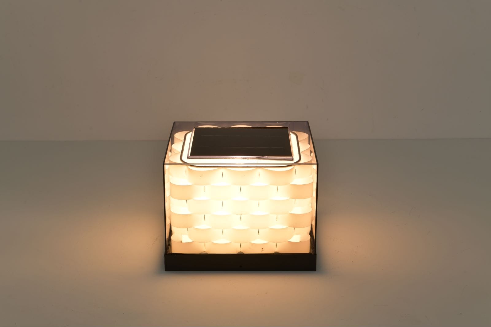 Cubed Weave Outdoor Light Solar | Lighting | LED | metal/plastic | Premium Lighting Solution