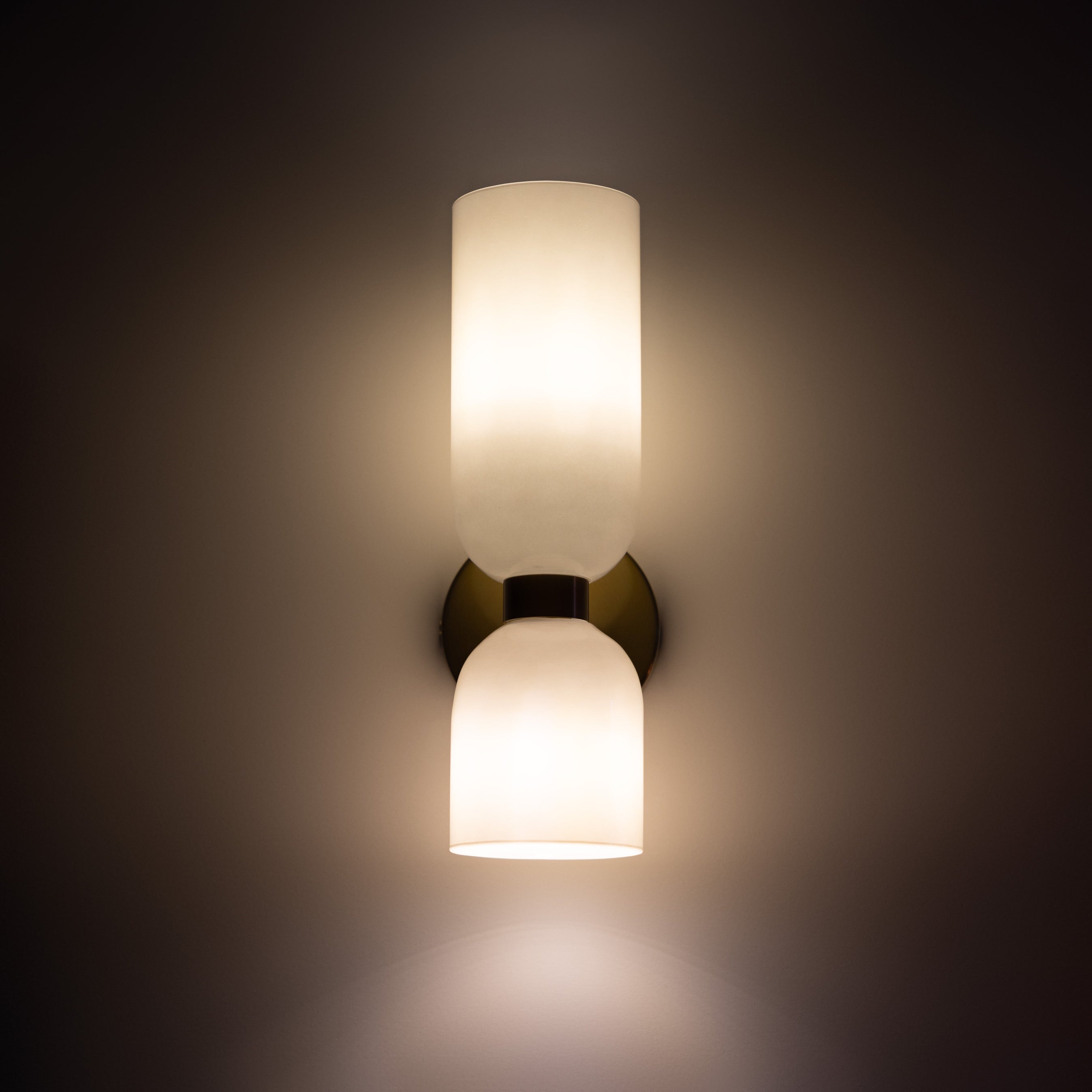 Magic Milan Wall Lamp | Wall Lamp | glass/metal | 100V - 240V | Elegant Wall Illumination