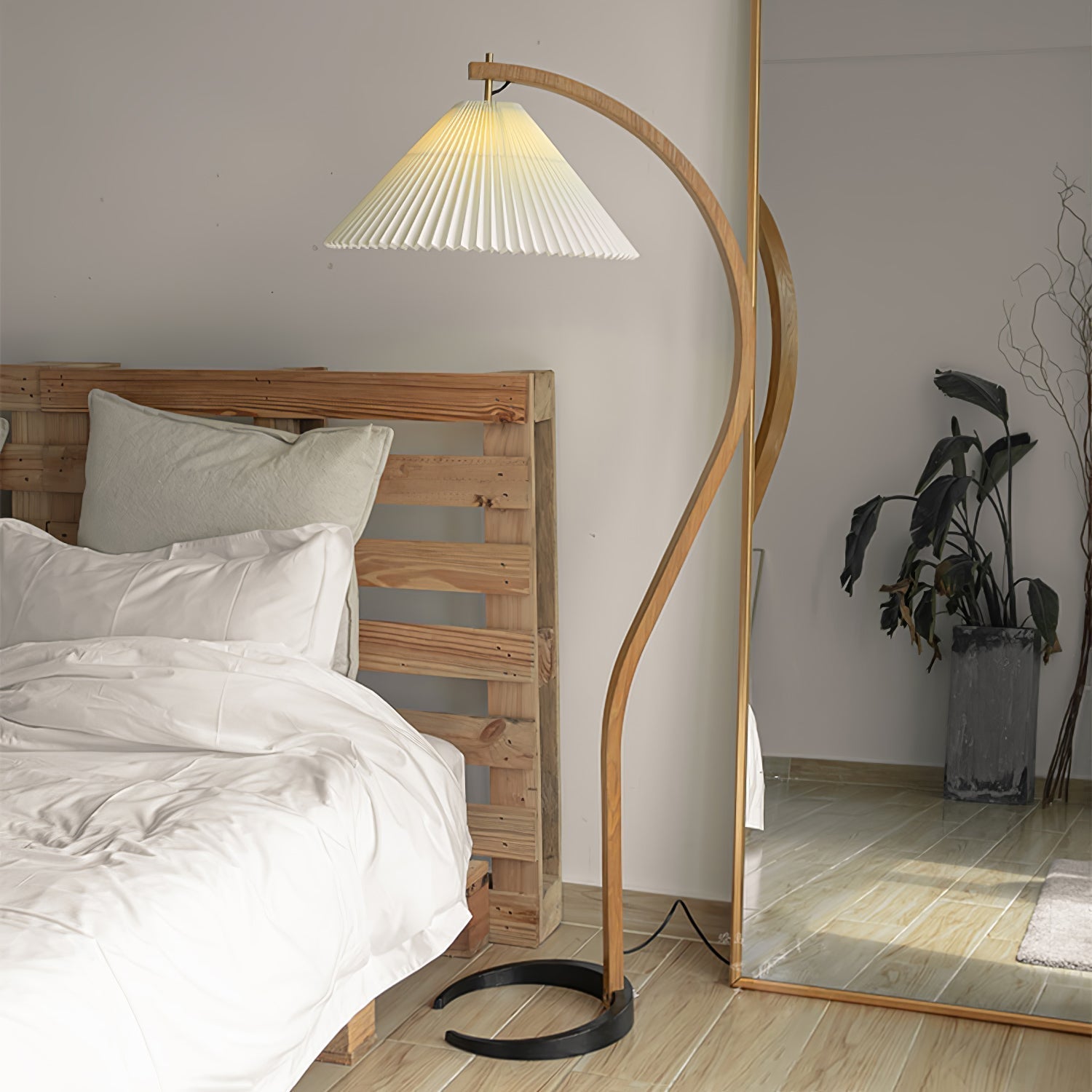 Caprani floor lamp | Floor Lamp | LED | linen/metal/wood | 240v | Stylish Floor Lighting