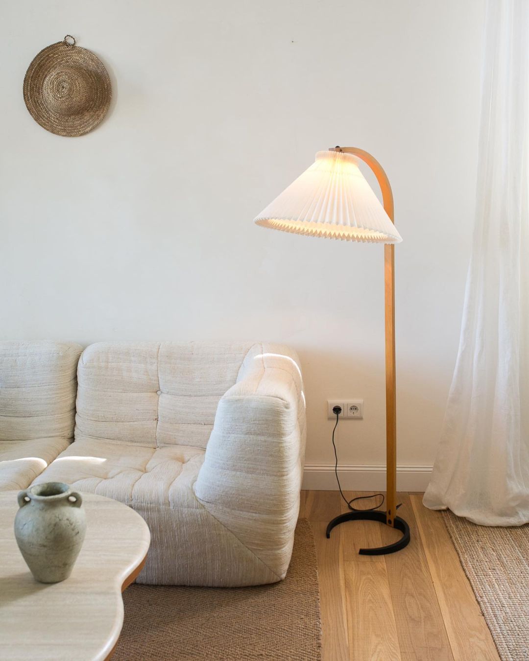 Caprani floor lamp | Floor Lamp | LED | linen/metal/wood | 240v | Stylish Floor Lighting