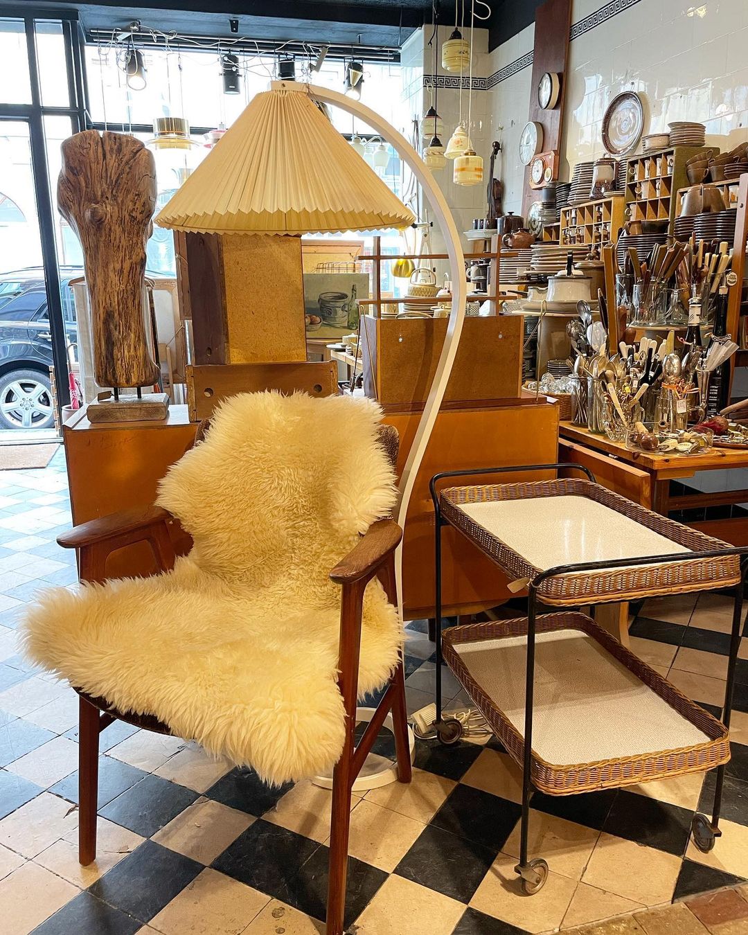 Caprani floor lamp | Floor Lamp | LED | linen/metal/wood | 240v | Stylish Floor Lighting