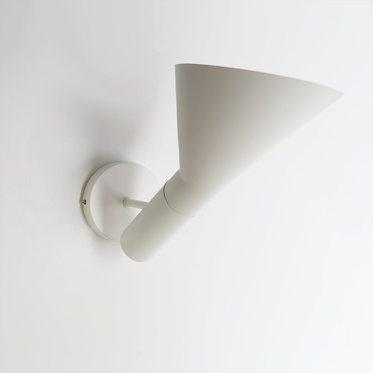 Brady Modern Wall Lamp Indoor | Wall Lamp | Led | Metal | 110V-240V | Elegant Wall Illumination
