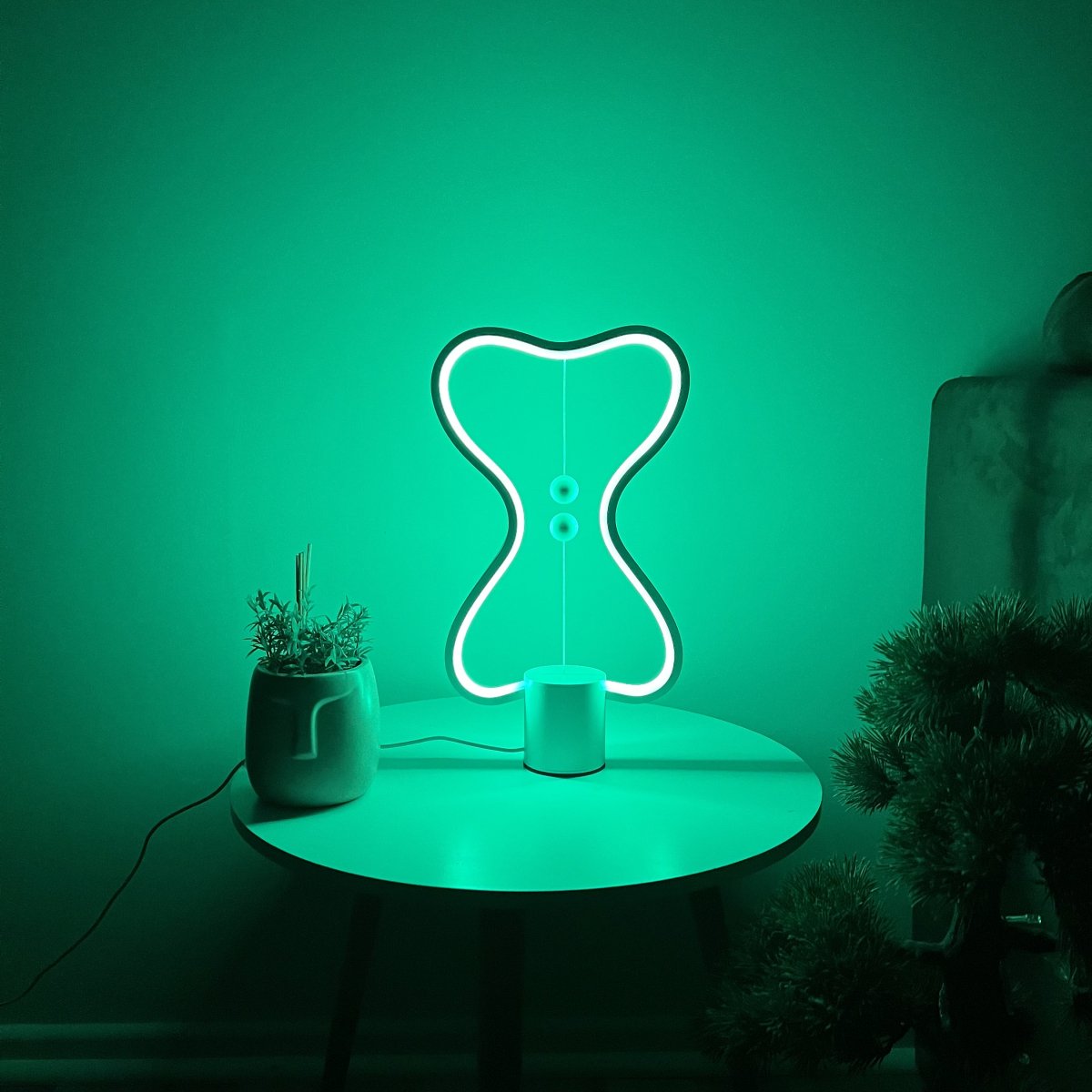 LumiMagnet Balance Lamp Innovative Table | Table Lamp | aluminum | 5V | Sleek Table Accent
