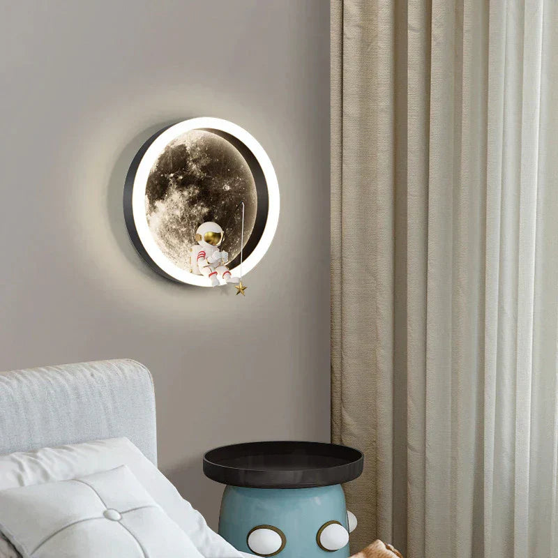 LunaGlow Astronaut Wall Lamp | Wall Lamp | Led | Warm White | metal/plastic | 5W | 220V | Elegant Wall Illumination