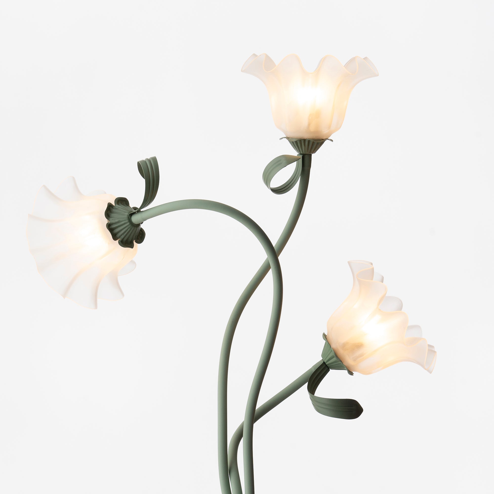 Lily floral floor lamp | Floor Lamp | acrylic/metal | 240v | Stylish Floor Lighting
