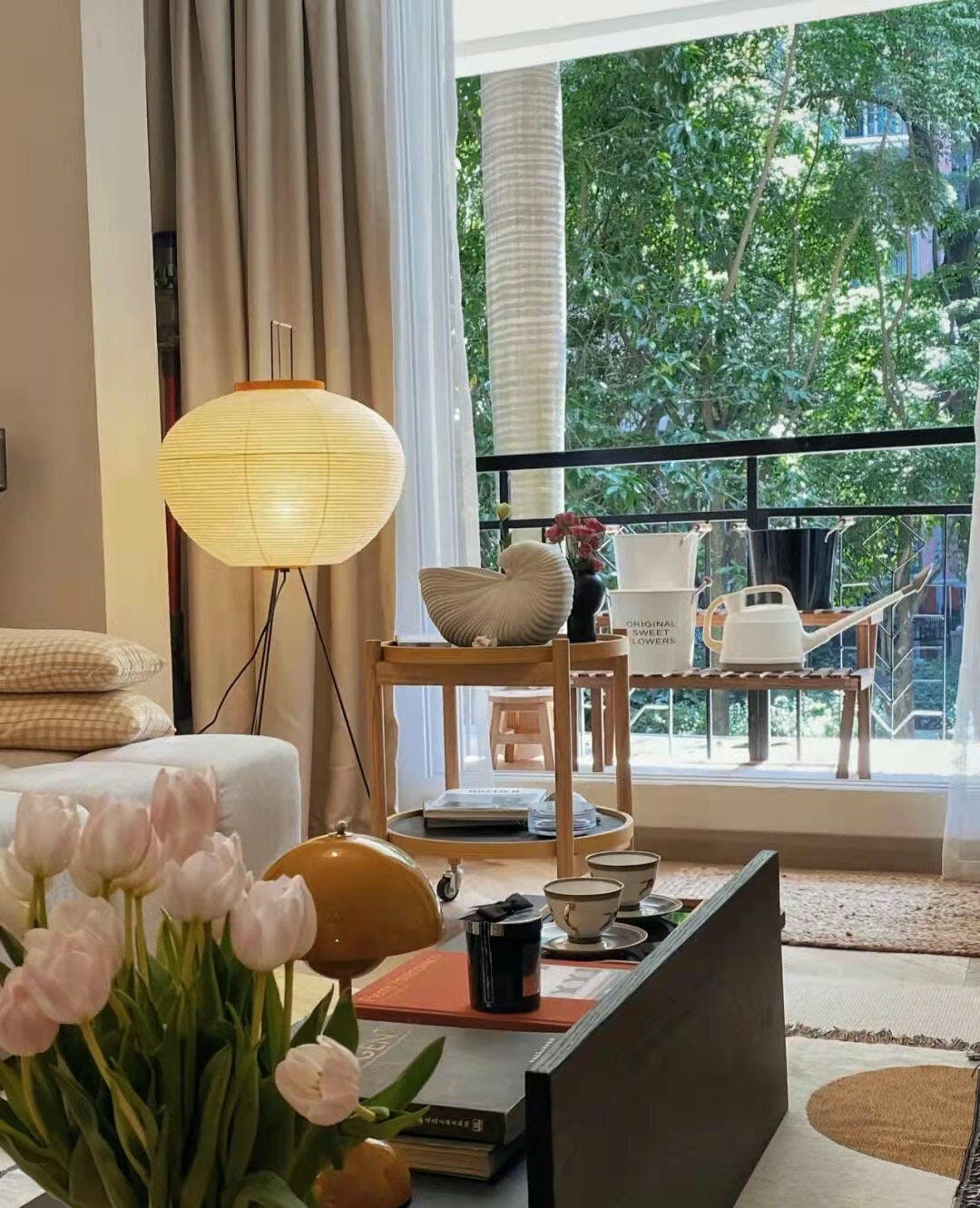 Rice paper floor lamp | Floor Lamp | LED | metal | 240v | Stylish Floor Lighting