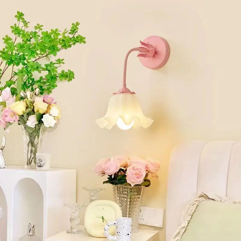 FrenchBloom Bedroom Wall Lamp | Wall Lamp | Led | glass/metal | 20V | Elegant Wall Illumination