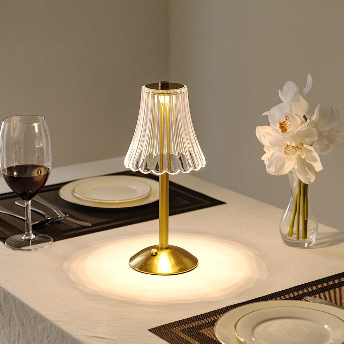 LumiCrystal Gold Crystal Table Lamp | Table Lamp | LED | Aluminum/acrylic/Crystal | 15W | Sleek Table Accent