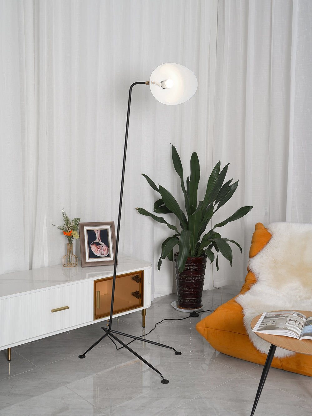 Serge Mouille Floor Lamp | Floor Lamp | LED | aluminum/metal | 240v | Stylish Floor Lighting