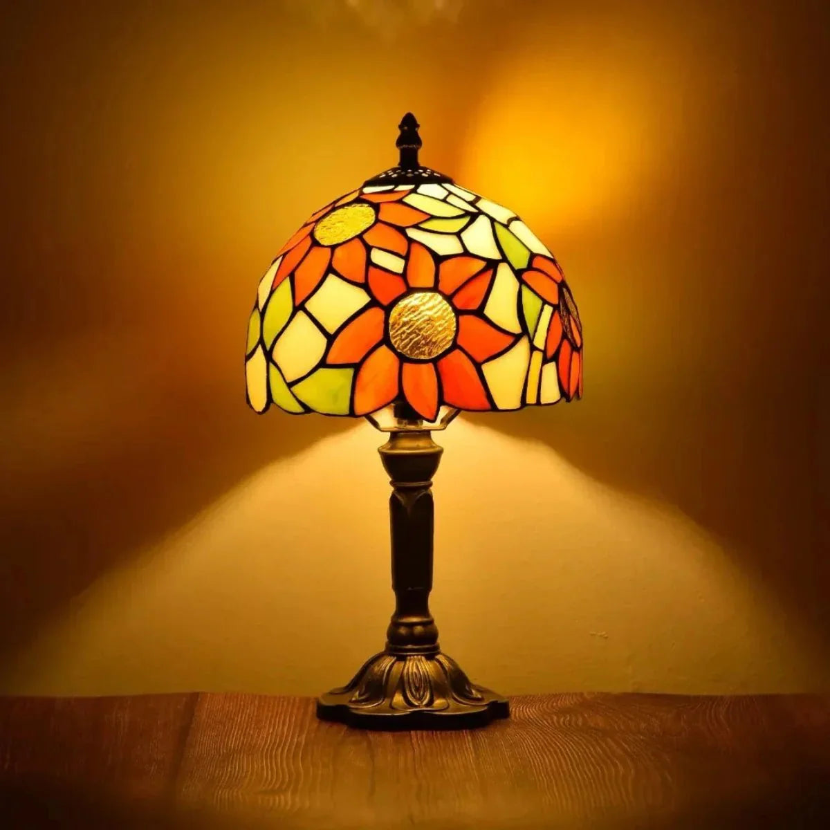 Artistry™ Antique Stained Glass Lamp | Table Lamp | Glass/metal | 220V | Sleek Table Accent