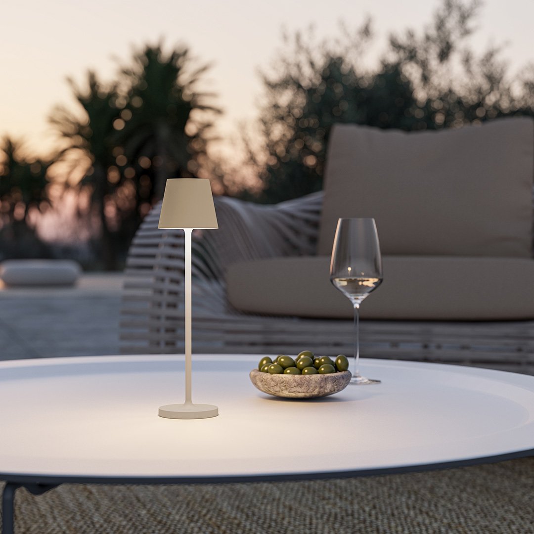 NOVA Table lamp | Table Lamp | LED | Sleek Table Accent